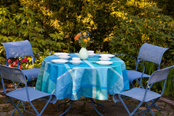 Runde Tischdecke »Blaues Blumenmeer«, beschichtet, Ø 175 cm.