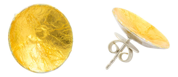 Runde Ohrringe aus Blattgold.