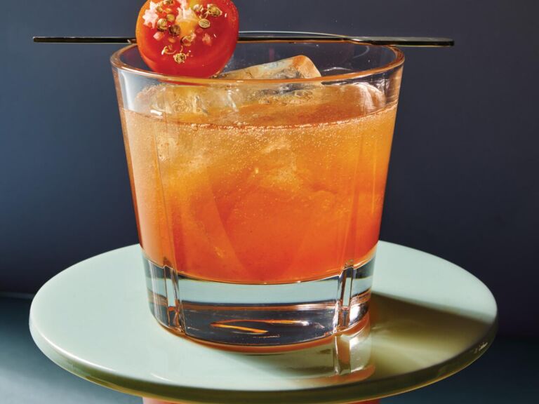 Pikanter Tomaten-Shrub