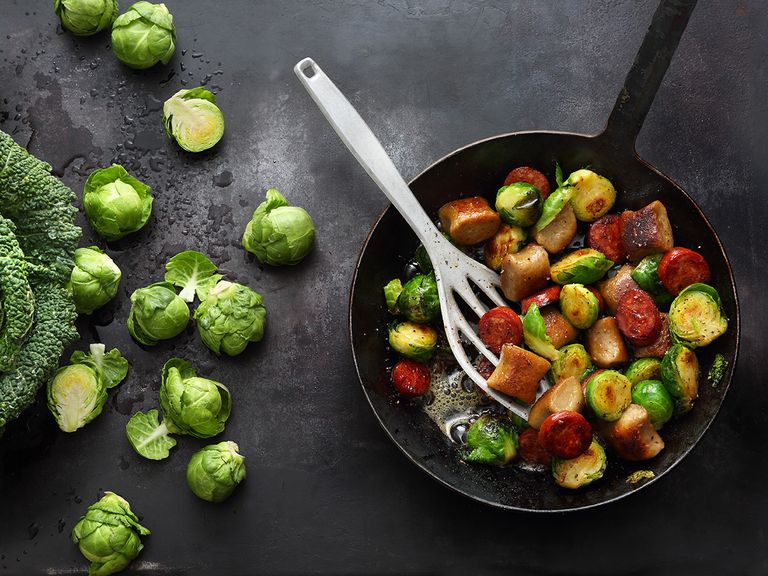 Gebratener Rosenkohl mit Chorizo und Maronen-Gnocchi gebratener-rosenkohl-mit-chorizo-und-maronen-gnocchi