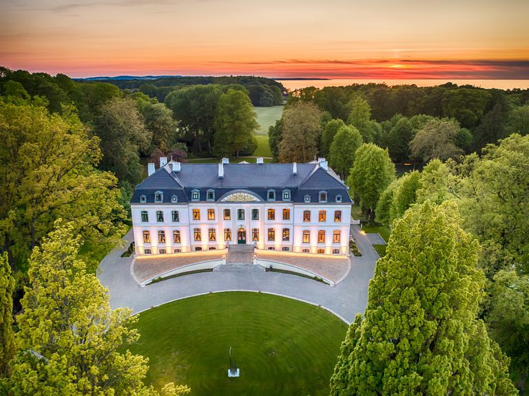 Schloss_Luftaufnahme breit