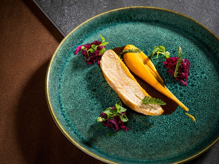 Hühnerbrust mit Rotkohlsalat und Süßkartoffelpüree von Koch Sascha Stemberg huehnerbrust-mit-rotkohlsalat-und-suesskartoffelpueree-von-koch-sascha-stemberg