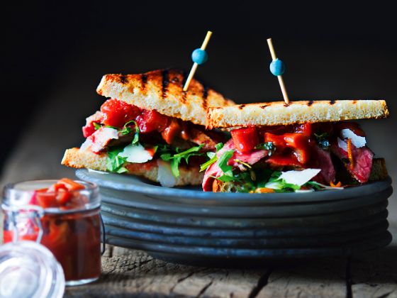 Grillen für Geniesser: Fleisch_Steak-Sandwich Grillen für Geniesser: Fleisch_Steak-Sandwich