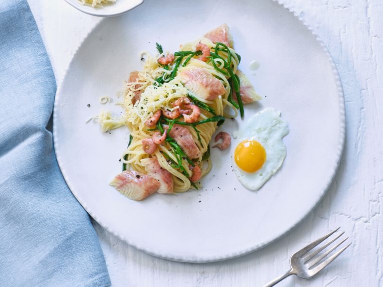 Carbonara mit Räucheraal und Krabben Carbonara mit Räucheraal und Krabben