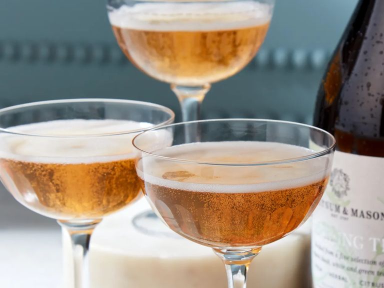 5220896_ayr25_fortnums_sparkling_tea_75cl_mob_sq_c Kopie