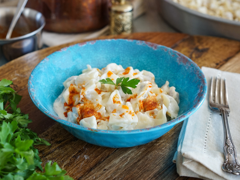 Manti, Sally Özcan