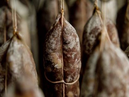 handmade-salami-tenuta-saiano-torriana