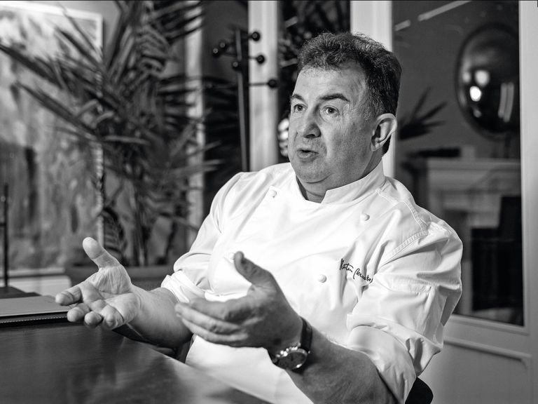 „Im Millefeuille mit Aal, Gänseleber und grünem Apfel steckt mein ganzes Geschmacksuniversum.“Martin Berasategui martin-berasategui