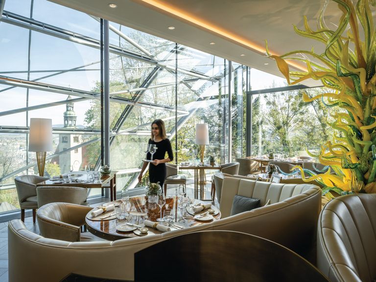 gastraum-the-glass-garden-in-salzburg