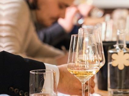 45 Champagner hat unsere Jury blind verkostet und 
bewertet. verkosten-und-bewerten