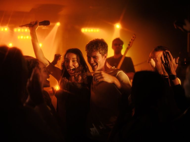 Gro&szlig; (241020_MT_HI_AIDA_M28_ROCK_BOX_BAR_1384)