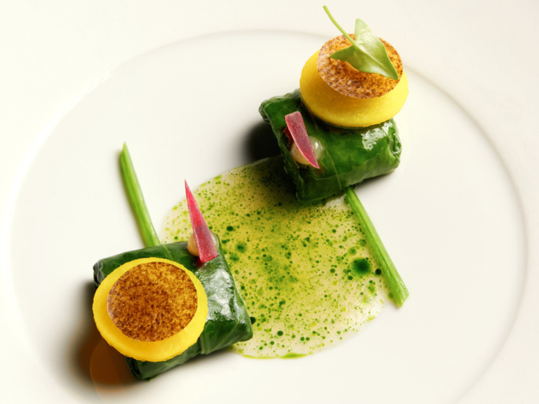 Kai-Lan (chinesischerBrokkoli) mit Kartoffel und Makrut-Limette Golvet Berlin