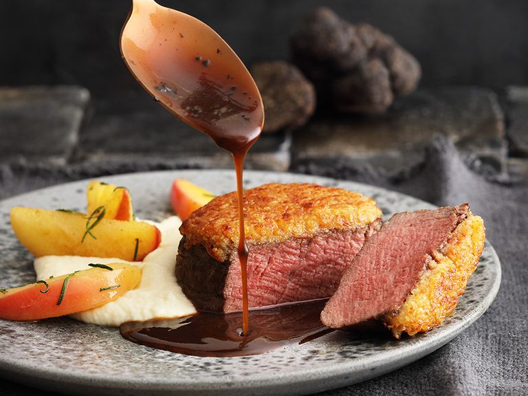 rinderfilet-briochekruste-selleriecreme-trueffelsauce