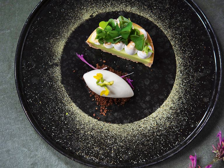 sauerklee-tarte-baiser-heujoghurt-sorbet-vitus-winkler