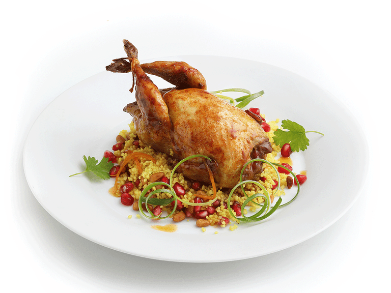 Geschmorte Wachteln mit Honig-Gewürz-Lack auf Granatapfel-Couscous geschmorte-wachteln-mit-honig-gewürz-lack-auf-granatapfel-couscous