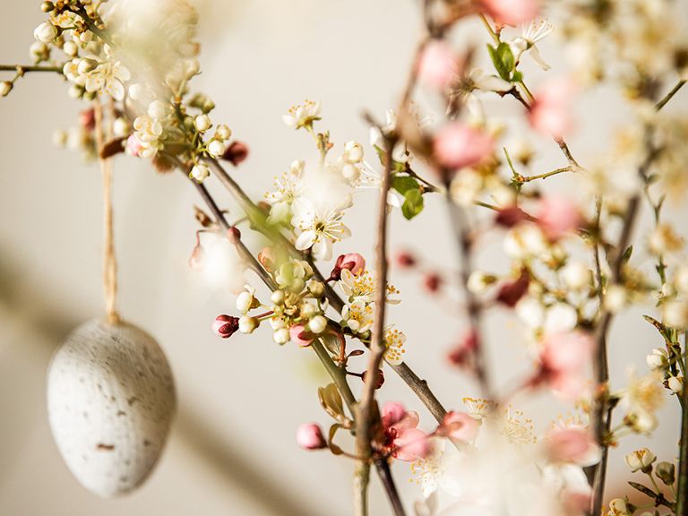 Osterstrauß mit Osterei Geschenkideen Ostern