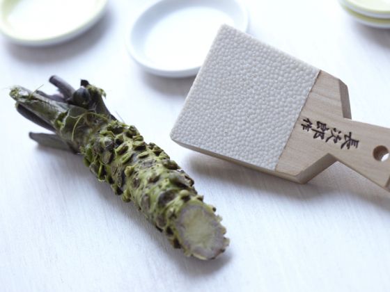 Wasabi_und_Wasabi-Reibe Wasabi_und_Wasabi-Reibe