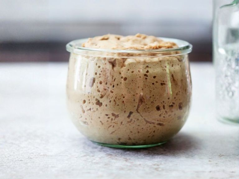 Weizensauerteig-Starter weizensauerteig