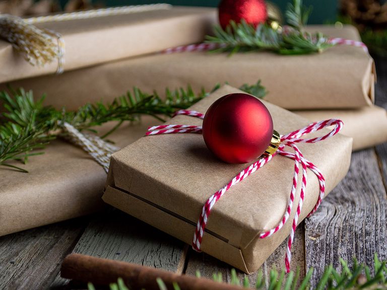 Geschenke unter dem Tannenbaum kulinarische-weihnachtsgeschenke