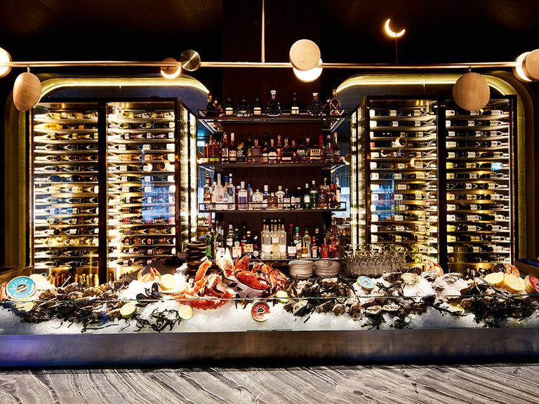 Die imposante Meeresfrüchtetheke der "Georg Prime Steak and Raw Bar" in München. georg-prime-steak-and-raw-bar-muenchen-bestes-seafood-restaurants