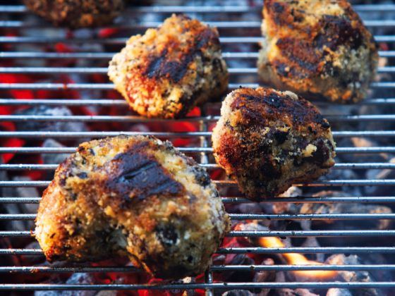 Grillen für Geniesser: Fleisch_Gegrillter Ochsenschwanz Grillen für Geniesser: Fleisch_Gegrillter Ochsenschwanz