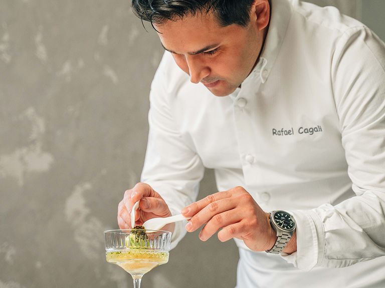 Unser "Koch des Monats" Rafael Cagali mit seinem Restaurant "Da Terra".  Koch des Monats Rafael Cagali