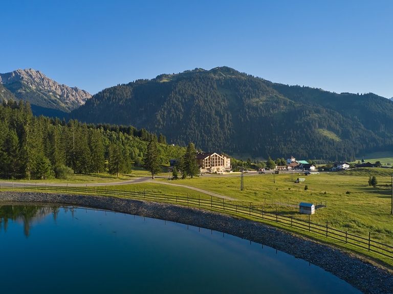 Sommer Hotel aussen Fotocredit Christian Schneider