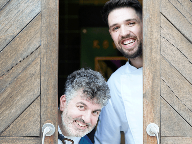 portrait-gastgeber-rafael-prieto-koch-jose-ramon-bustamante-restaurant-el-serbal