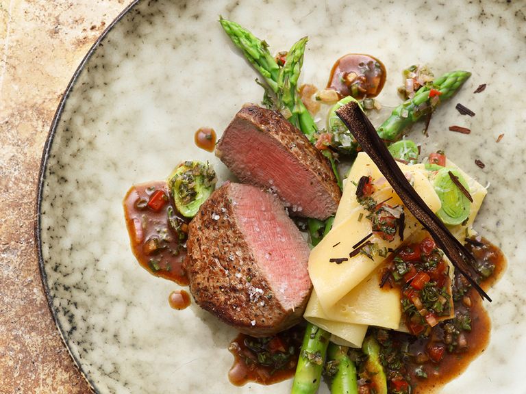 Rinderfilet mit offener Spargel-Lauch-Lasagne rinderfilet-mit-lasagne