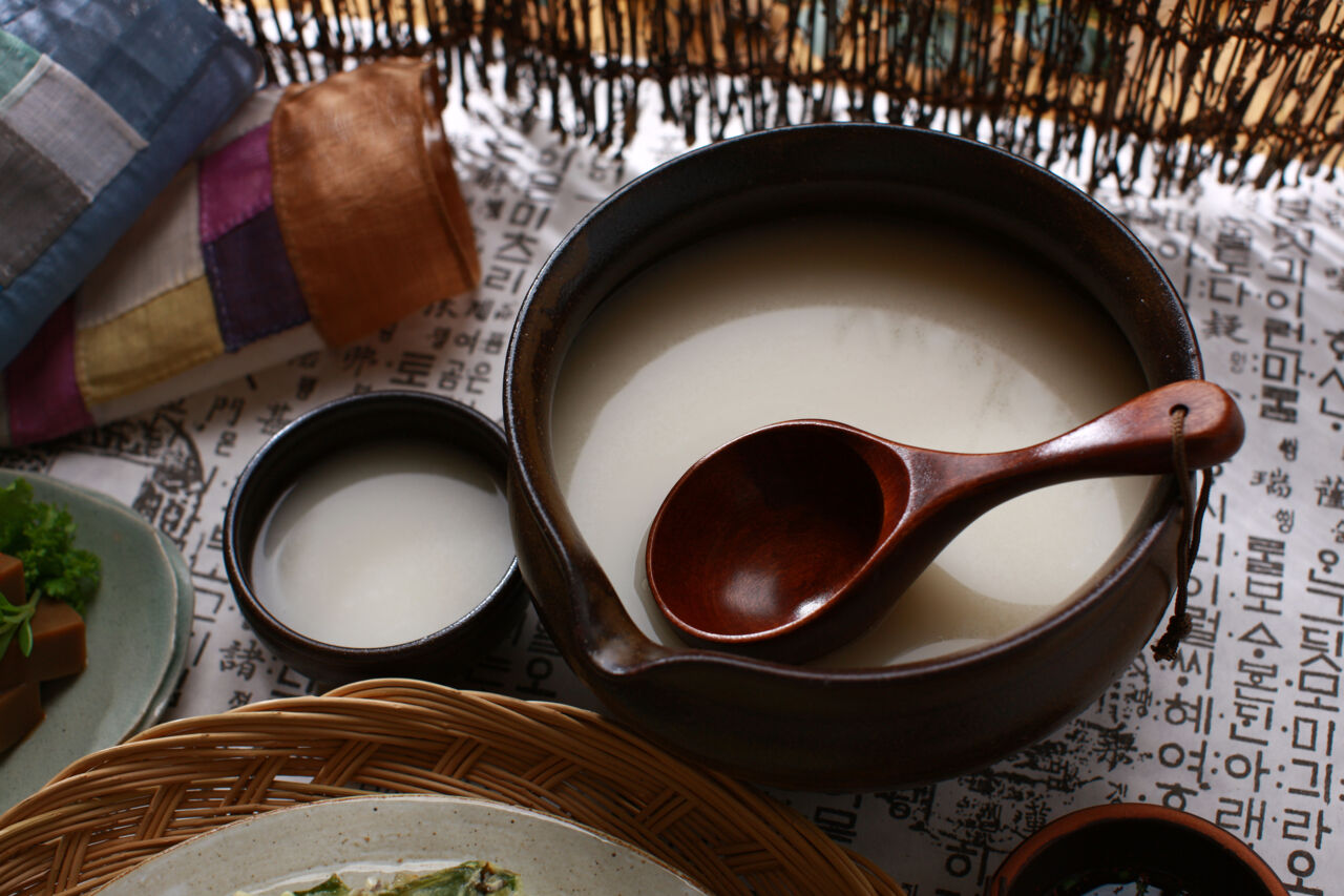 ©Kim Jiho, Korea Tourism Organization – 2620169201112001k_Makgeolli(Unrefined Rice Wine)