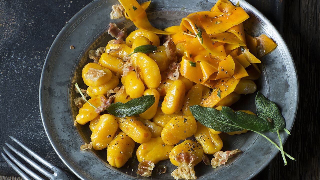 Kürbis-Gnocchi mit Salbeibutter Kürbis-Gnocchi mit Salbeibutter