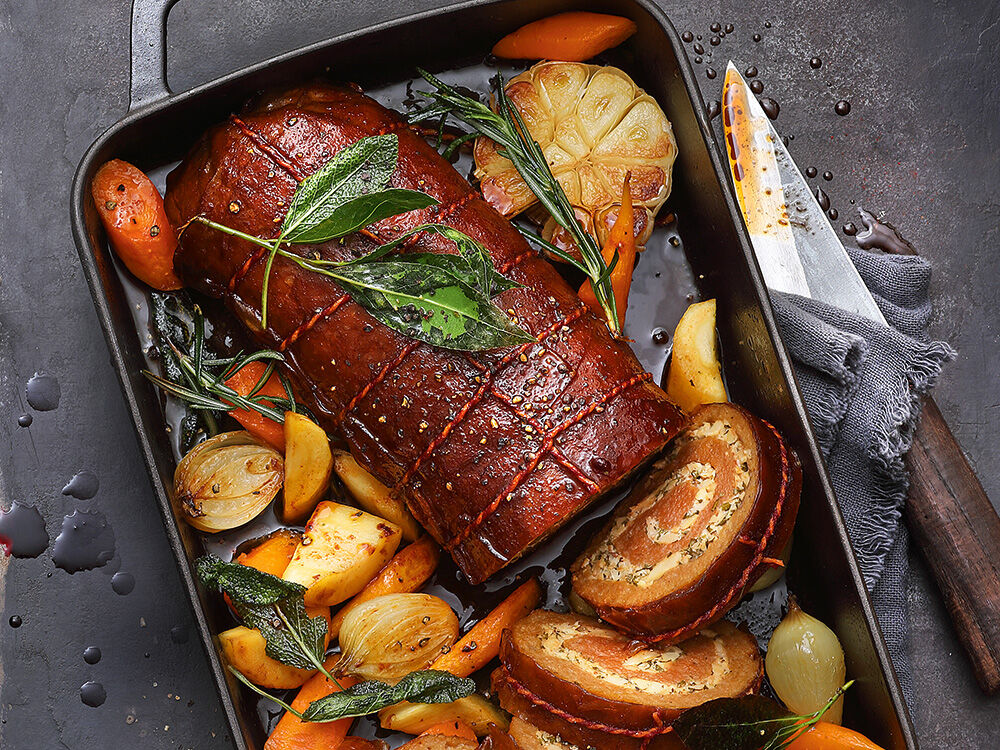 Seitan-Rollbraten mit Kräuter-Cashew-Füllung