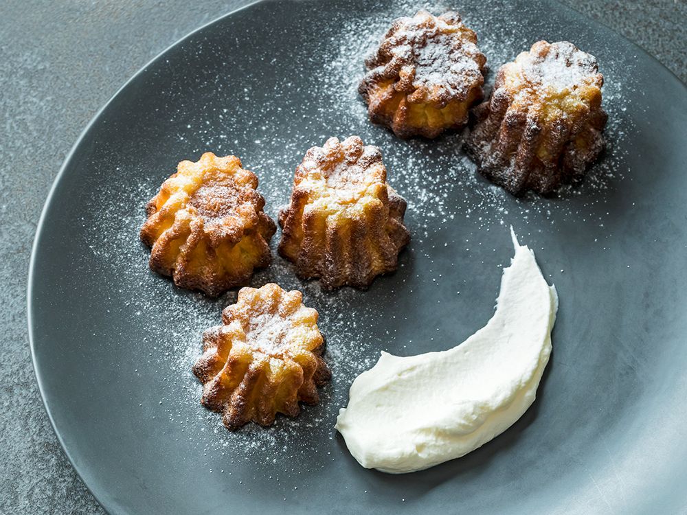 Rezept für Cannelés mit Vanillesahne