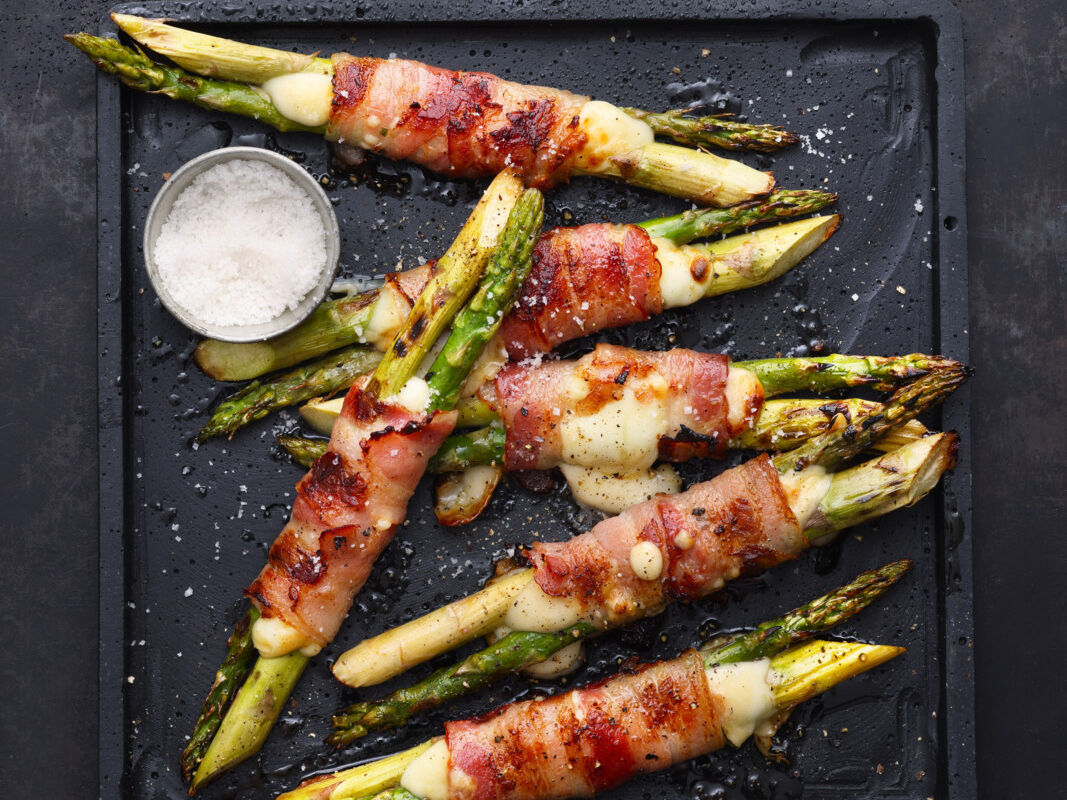 Grüner Spargel mit Bacon