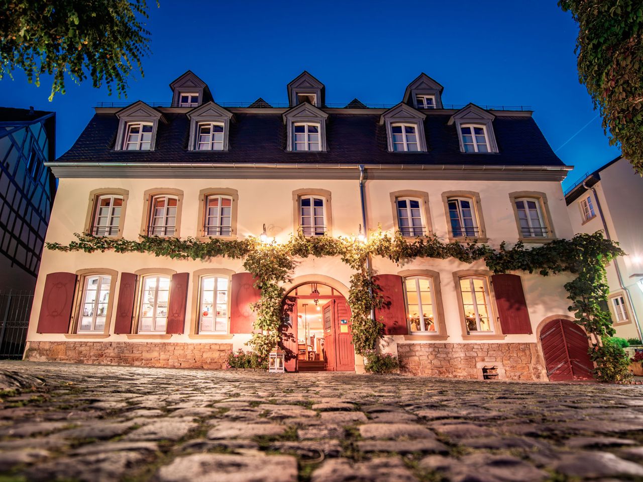 Meisenheimer_Hof_1Abendstimmung_Fassade
