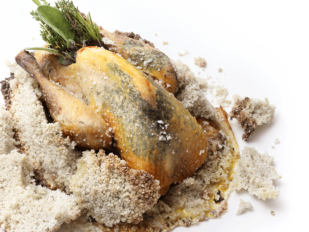 getrueffeltes-perlhuhn-in-der-salzkruste