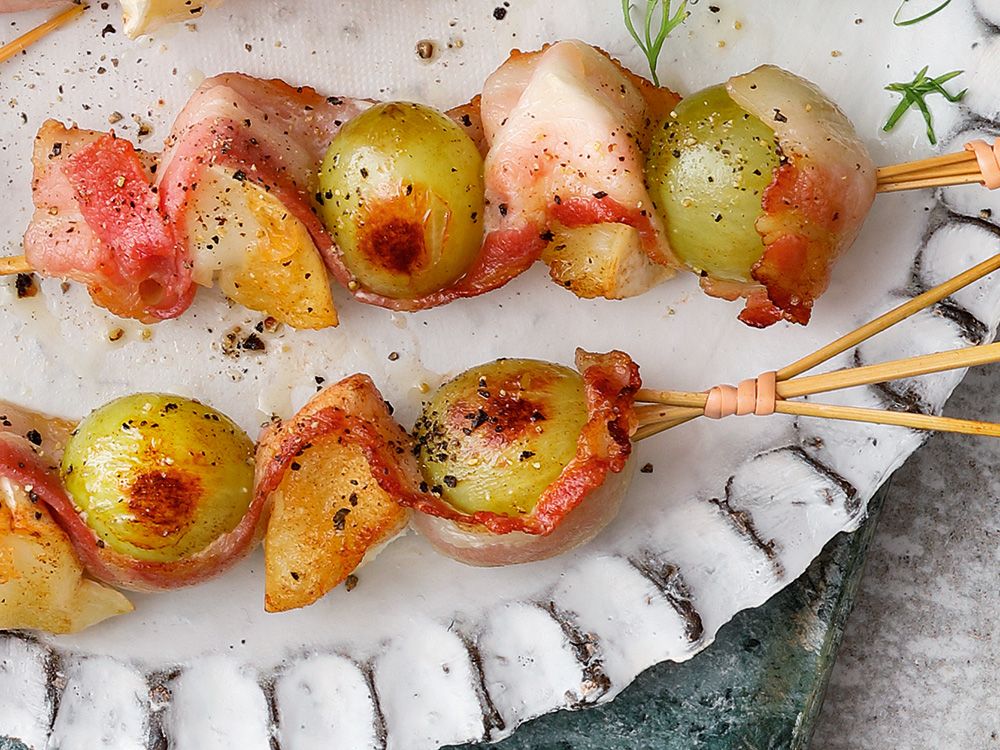 Trauben-Speck-Spießchen mit Ziegenkäse