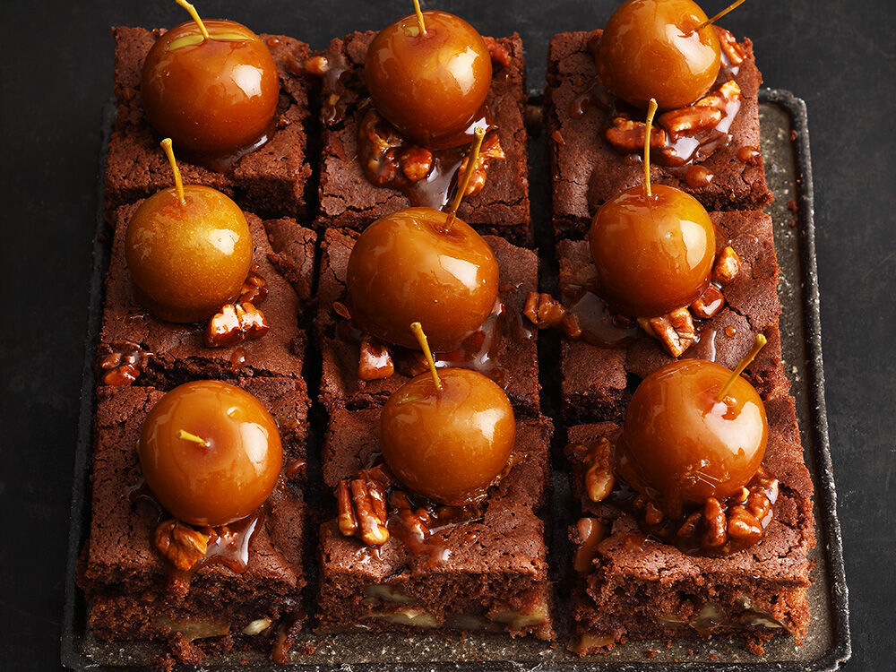 Karamell-Apfel-Brownies mit Pekannüssen