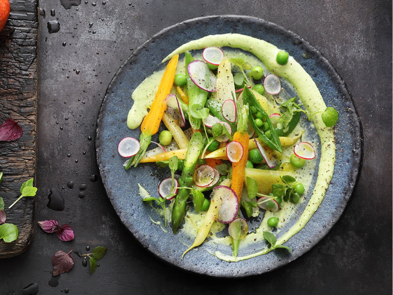vegetarische Rezepte_Gemuesesalat auf Kressecreme