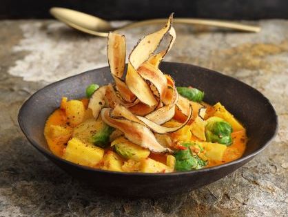 Pastinaken-Rosenkohl-Curry mit
Schwarzwurzel-Streifen pastinaken-rosenkohl-curry