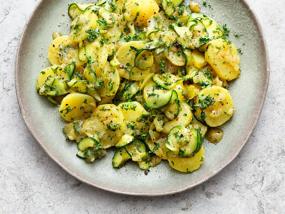 Seasons_12892333_Layout_Sueddeutscher_Kartoffelsalat_mit_Gurke