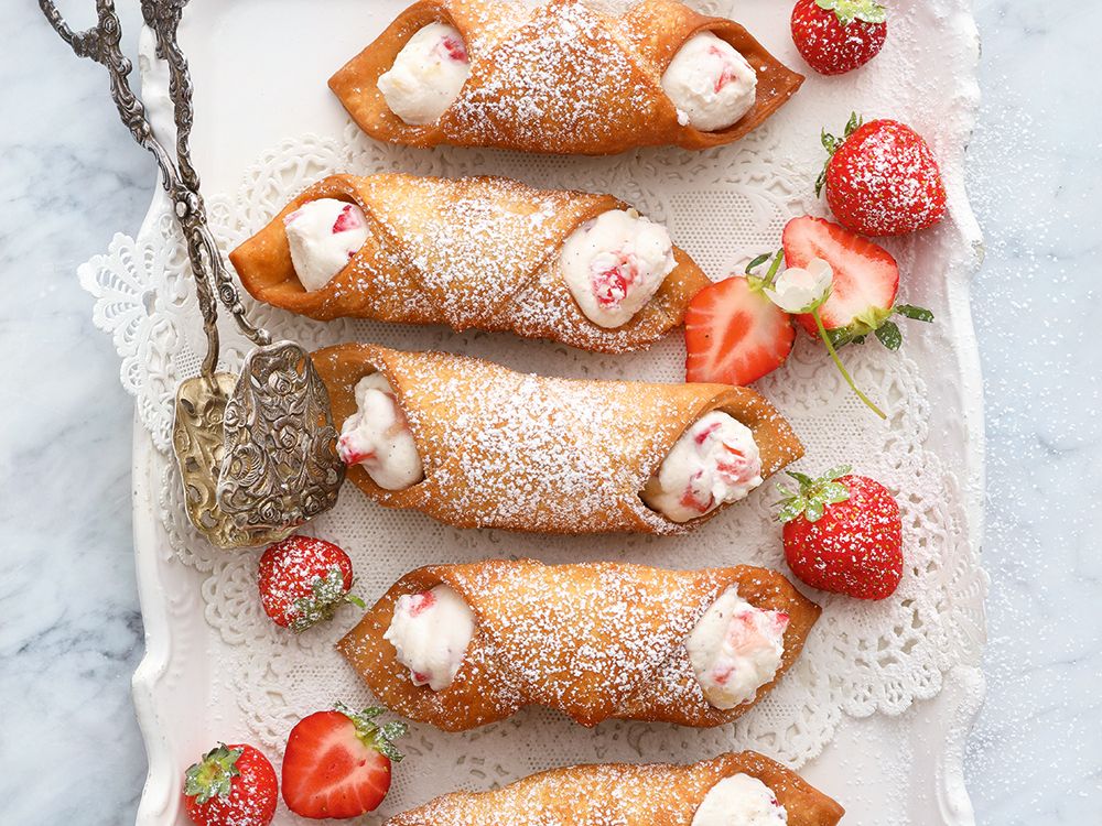 cannoli-mit-ricotta-erdbeer-fuellung-rezept