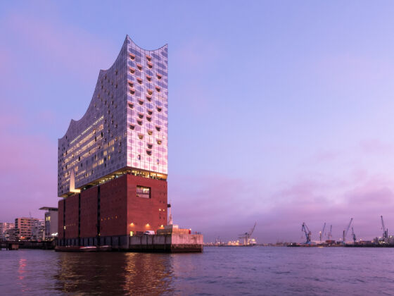 Die Elbphilharmonie zum Sonnenuntergang