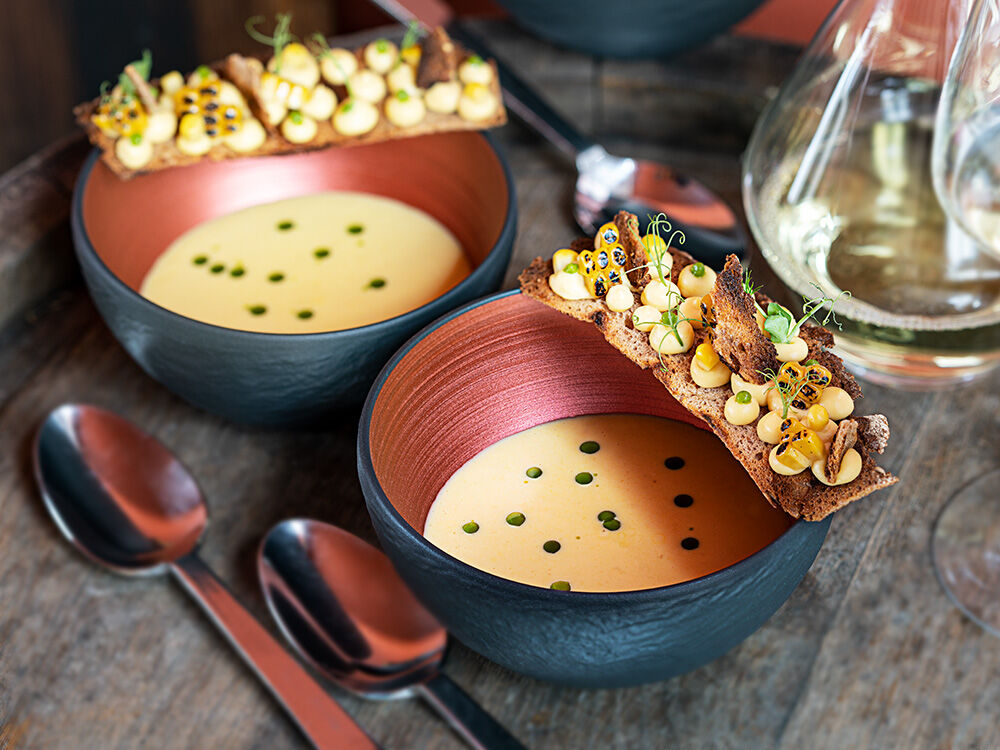 take-5-maiscremesuppe-mit-lorbeer-silvaner-und-brotchip