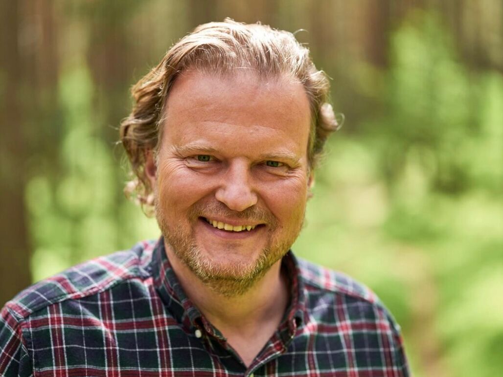 Kochbuchautor Christian Teppe im Wald
