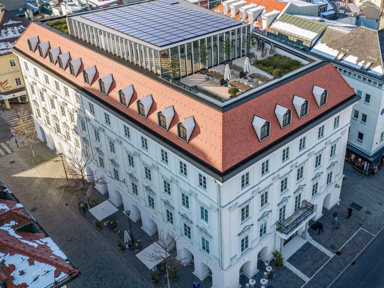 george-und-marie-in-der-sparkasse-klagenfurt-foto-karntner-sparkasse-2_preview