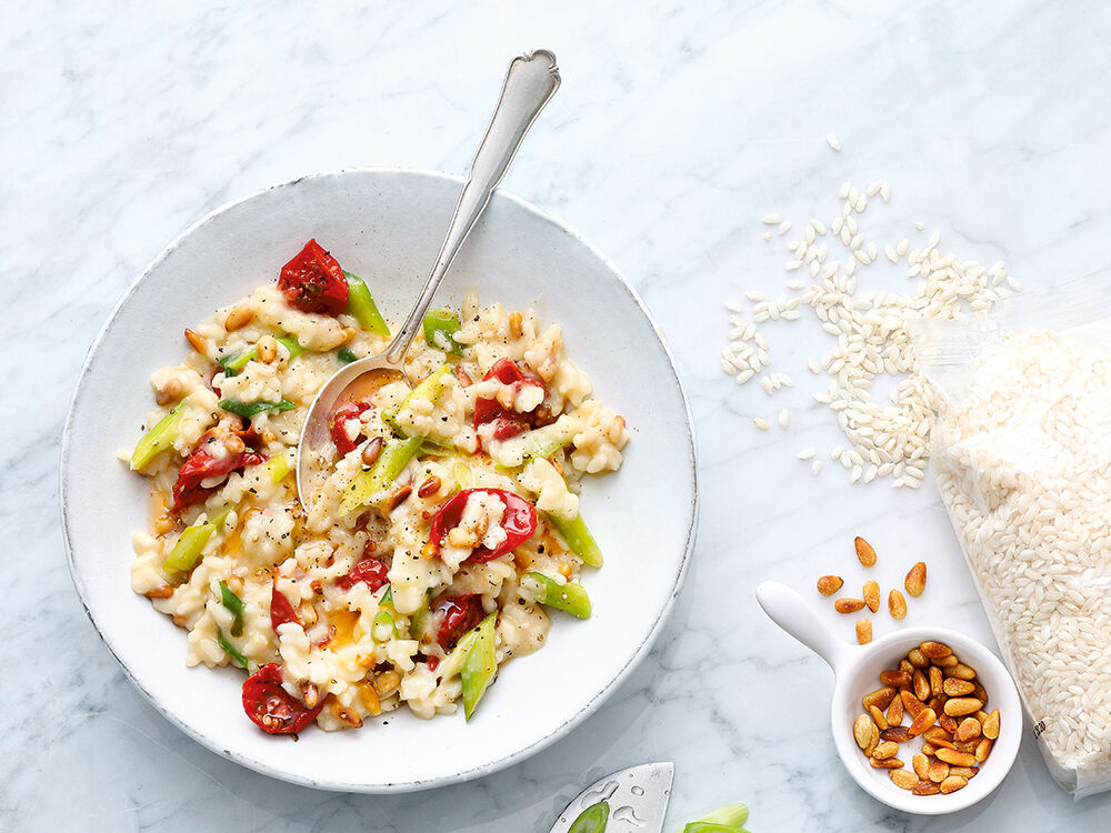 Risotto mit getrockneten Kirschtomaten und Frühlingszwiebeln