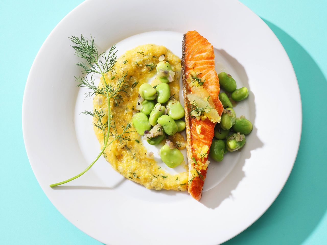 Lachs Pfanne mit dicken Bohnen und Polenta Rezept