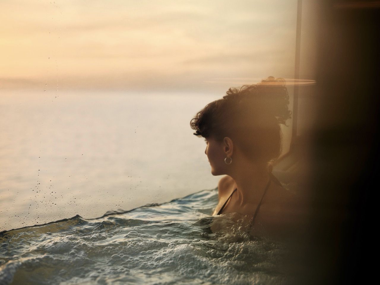 Gro&szlig; (241022_MT_HI_AIDA_M01_SPA_GAENSEHAUT_ICONIC_W_655_02_eciRGBv2)