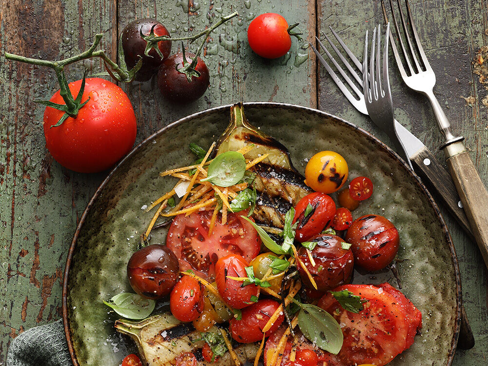 Sizzling-Tomatoes-mit-Basilikum-Auberginen